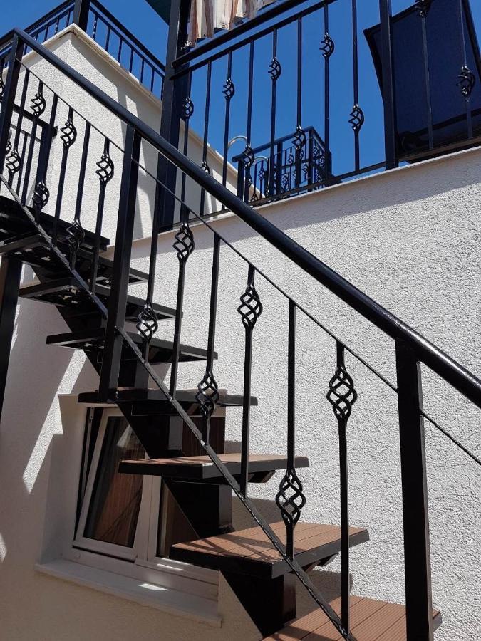 Sunshine Apartment With Private Pool And Parking Котор Екстер'єр фото