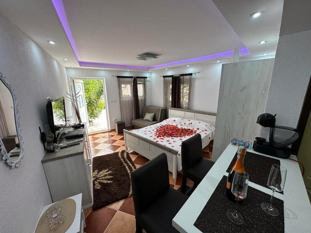 Sunshine Apartment With Private Pool And Parking Котор Екстер'єр фото