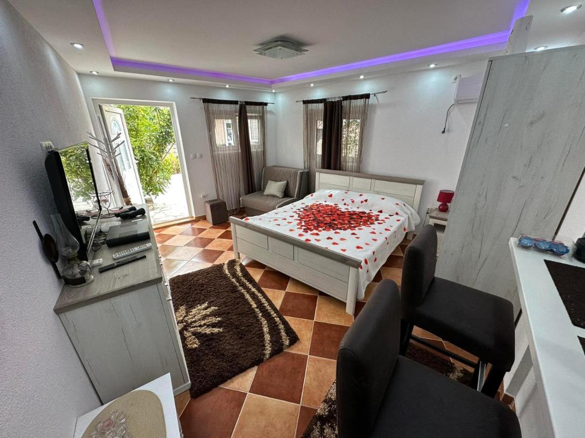 Sunshine Apartment With Private Pool And Parking Котор Екстер'єр фото