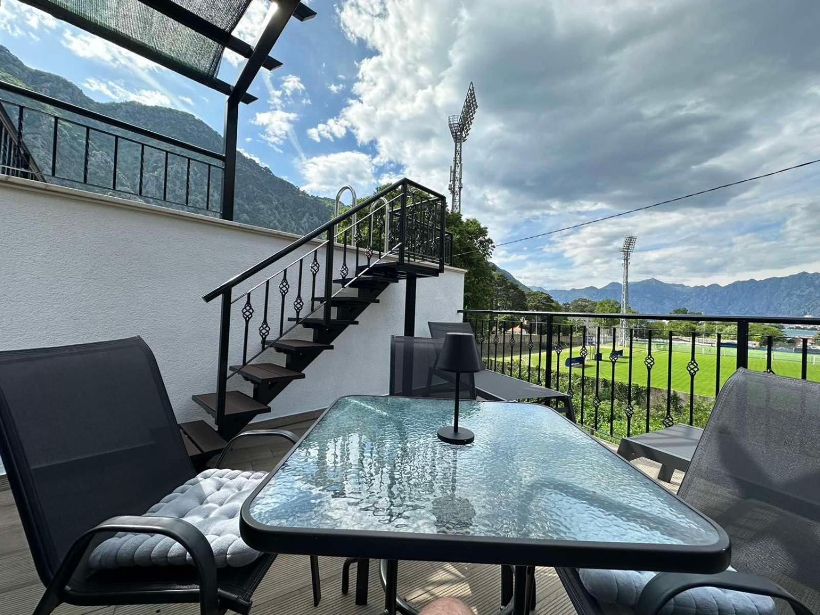 Sunshine Apartment With Private Pool And Parking Котор Екстер'єр фото